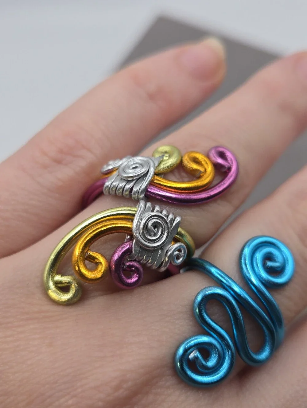 Aluminum Rainbow Wire Wrapped Rings Crochet Yarn Tension Ring 2PCS Adjustable